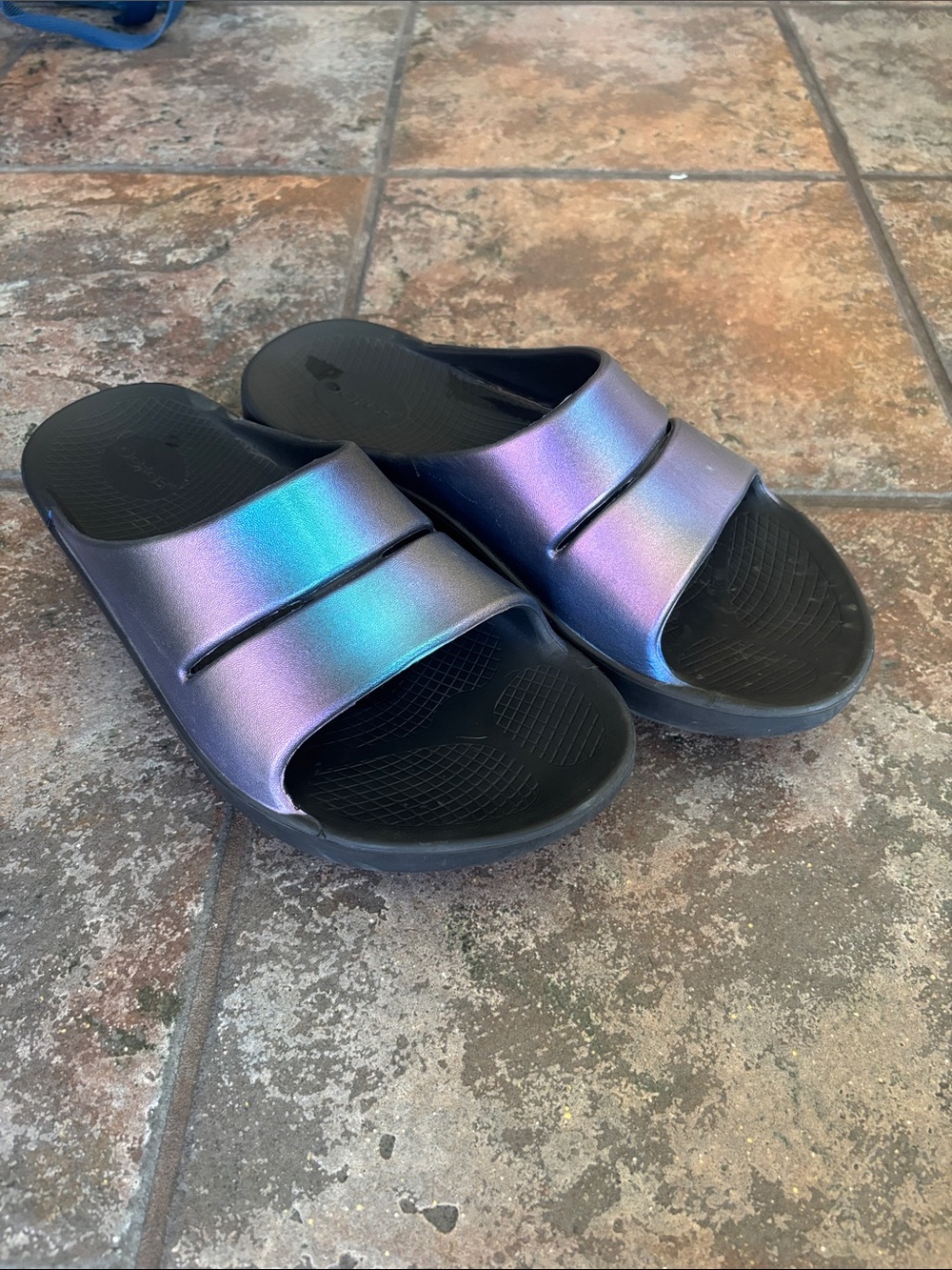 OOFOS Black Comfort Footbed Slide Women’s Size 11 Iridescent